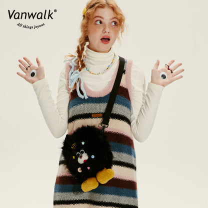 Vanwalk moderigtig crossbodytaske med Mao Monster-design V2717