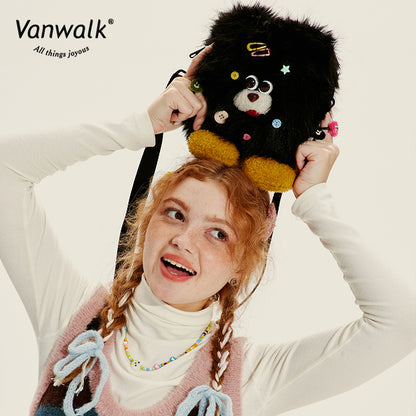 Vanwalk moderigtig crossbodytaske med Mao Monster-design V2717