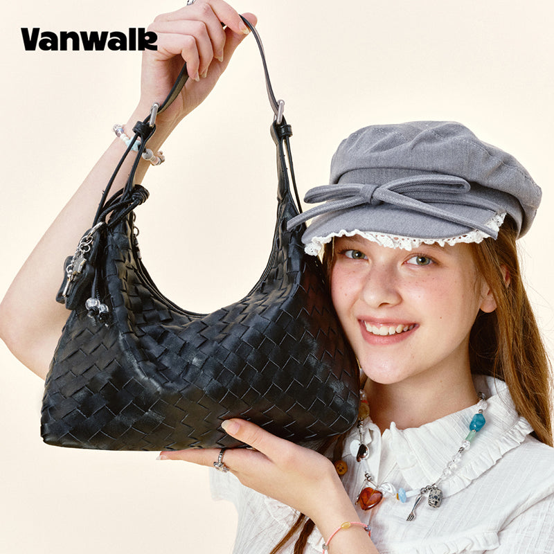 Vanwalk Hobo-skuldertaske i flettet tekstur og præget læder V3082