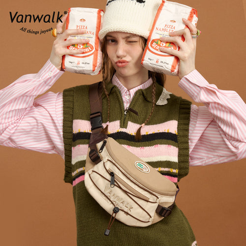 Vanwalk crossbodytaske med flere lommer og pizzadesign V2860